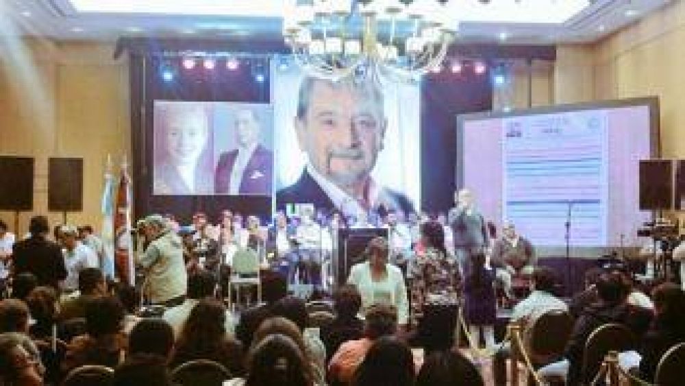 Sin mayores definiciones, Isa ratific� su candidatura a gobernador