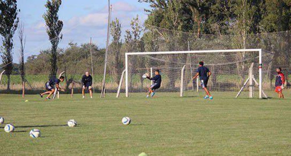 El plantel de Uni�n comienza a despedirse de Mar del Plata