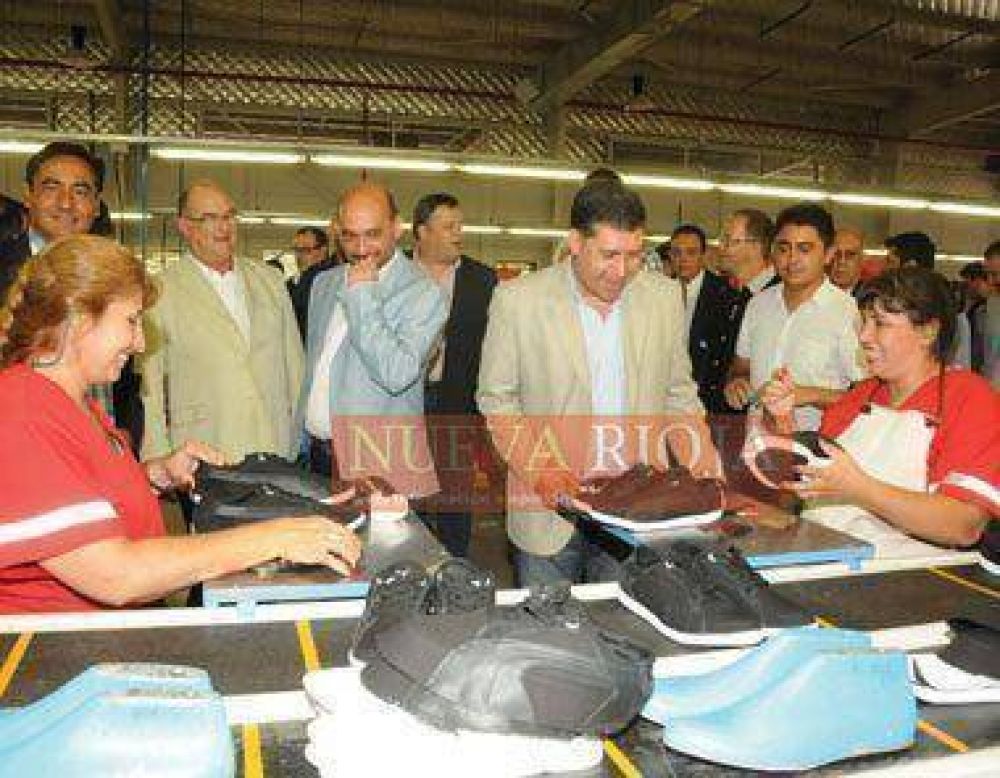 Puma inaugur� la ampliaci�n de su planta en el Parque Industrial