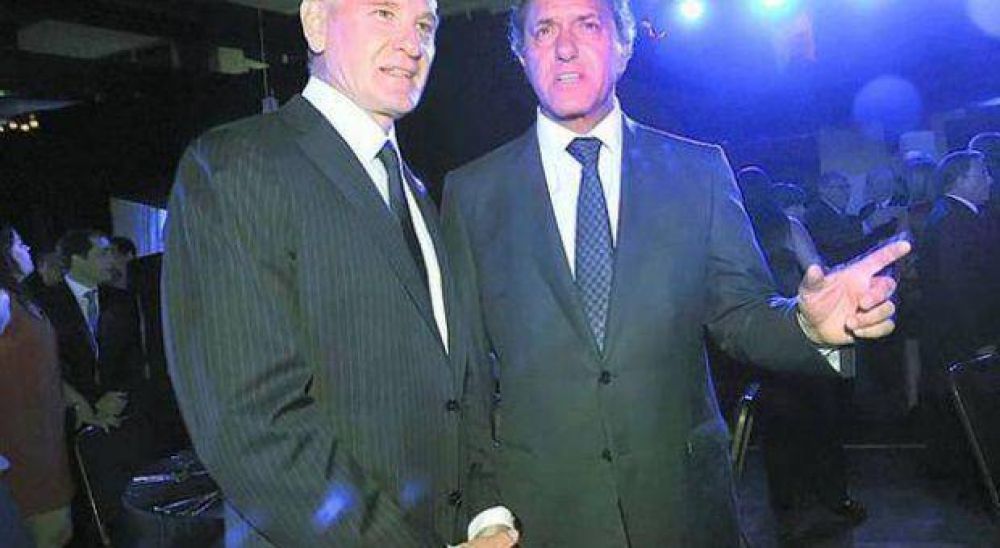 Ahora, De Narv�ez hace campa�a contra Scioli: �Le duplicamos el presupuesto y no resuelve nada�