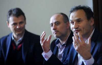 Bruera desaf�a un acuerdo provincial y quiere que sus cooperativas se hagan cargo del servicio de ABSA