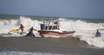 Rescate a embarcados en lancha que qued� a la deriva