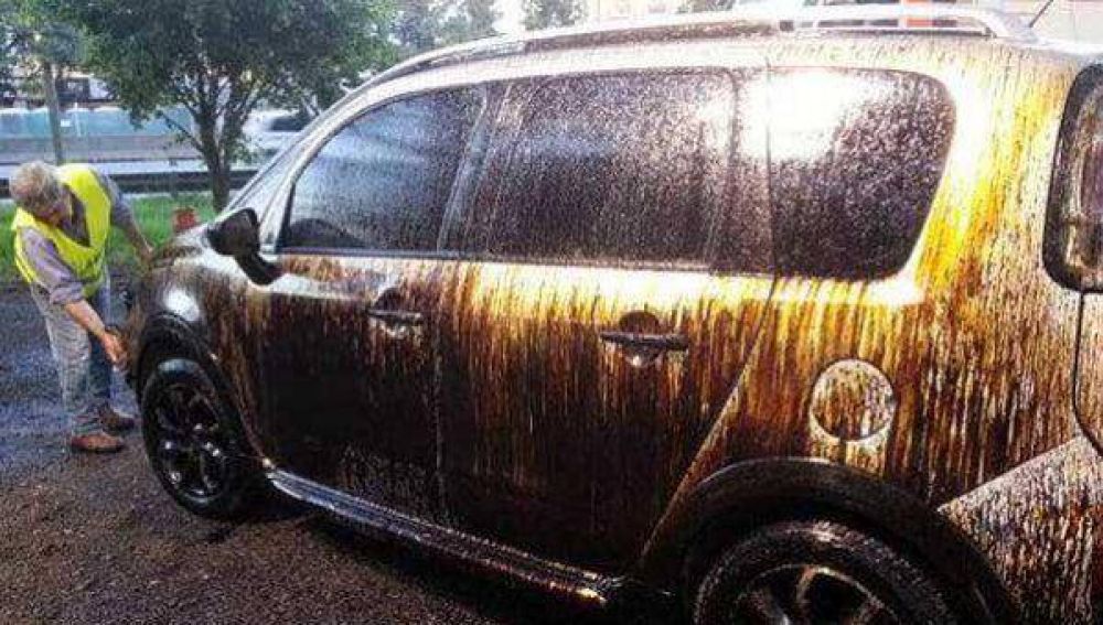 Millonarias indemnizaciones por los autos da�ados con brea