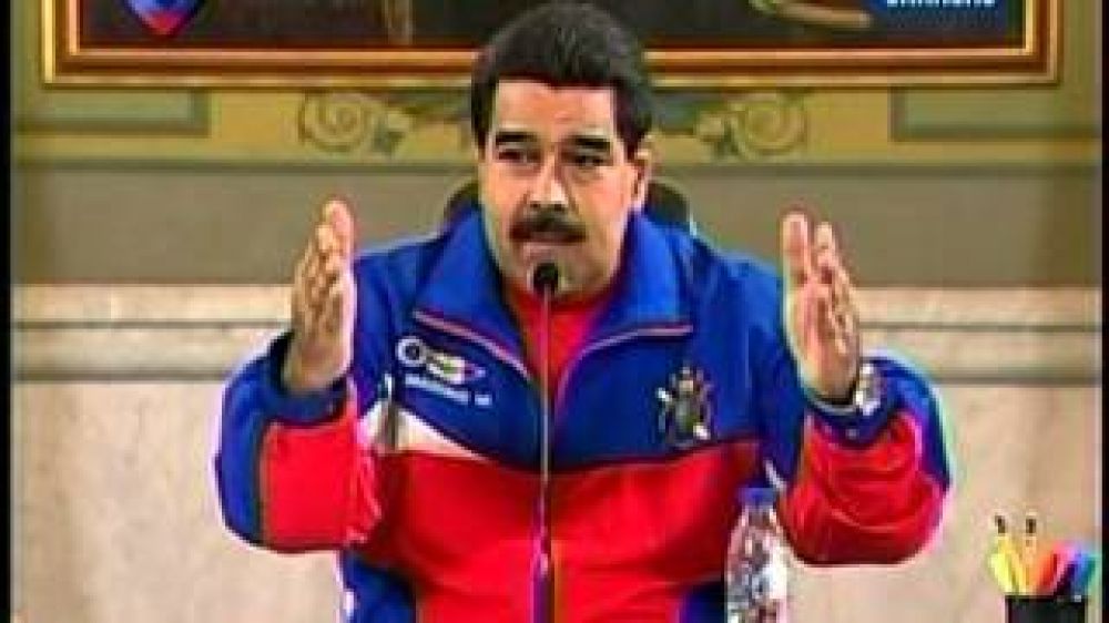 Acorralado, Maduro agita fantasmas: 