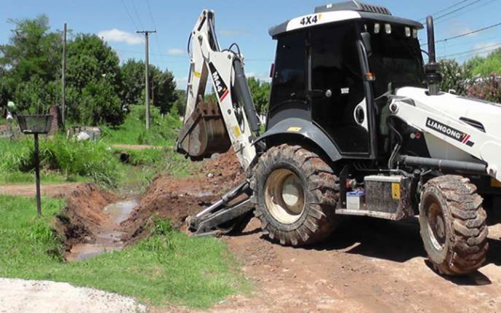 Obras P�blica trabaja en la limpieza de la cuenca del Facu