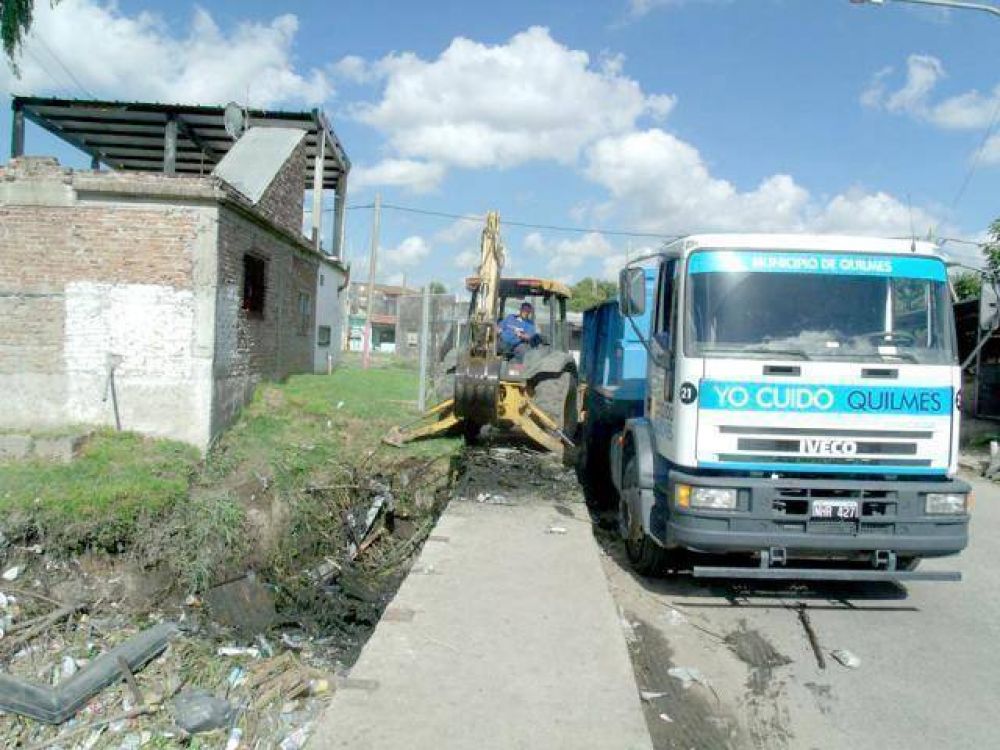 Limpieza en la zona de los arroyos