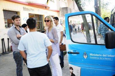 Masiva jornada de documentaci�n en el centro