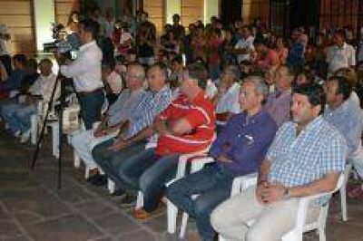 Gerdau destac� la pol�tica de viviendas en la provincia