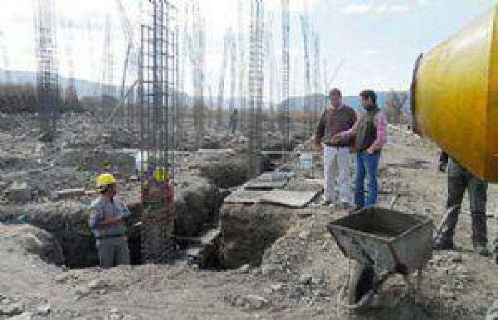 Dib Ashur supervisar� el avance de obras escolares en El Huayco