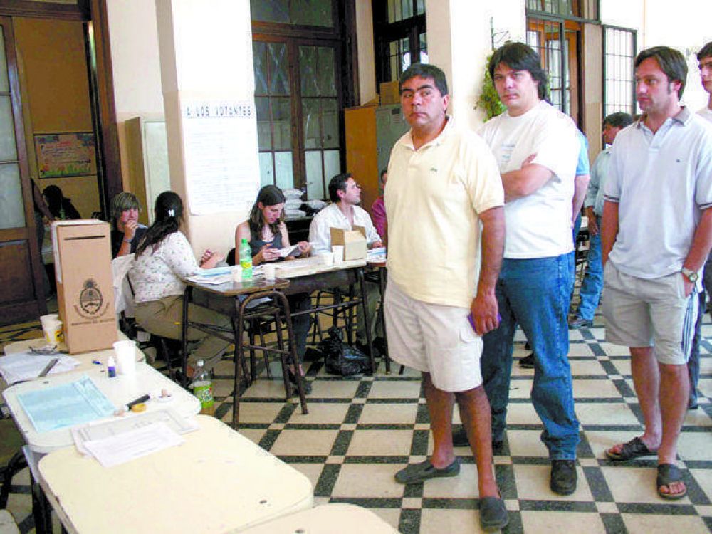 M�s de veinte listas se presentan a las elecciones Primarias en San Carlos y doce habr� en Capital