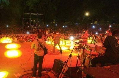 Los Tekis hicieron vibrar a la multitud en el aniversario de Resistencia
