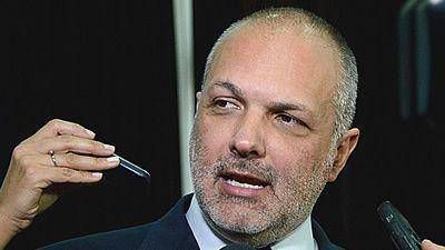 Buzzi no quiere avanzar con la miner�a