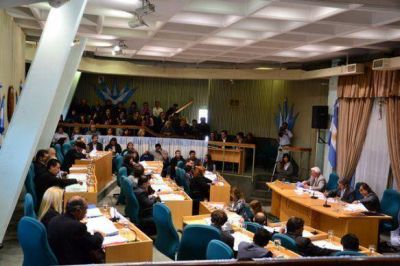 El PEP promulg� parcialmente modificaci�n de gravamen sobre productos del petr�leo