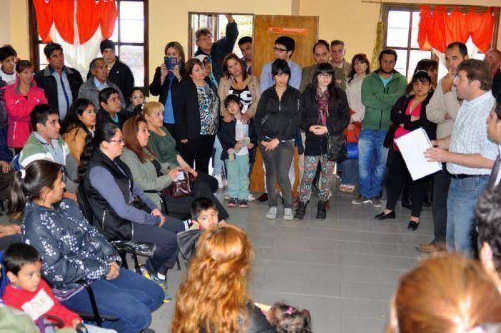 En el AGP el intendente Melella celebr� la primera reuni�n barrial del a�o 