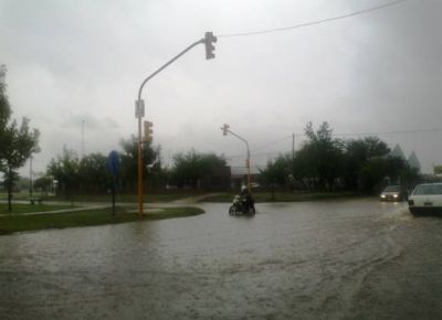 Villa Mercedes: el temporal dej� calles anegadas y a varios barrios sin luz