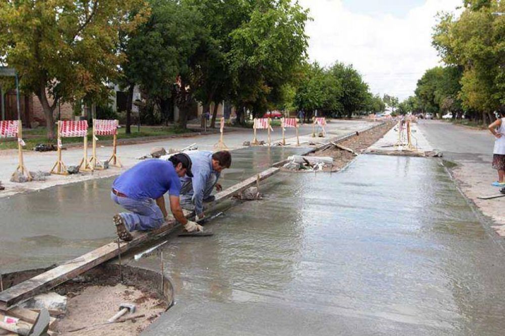 Avanza el hormigonado de la avenida Cardonato