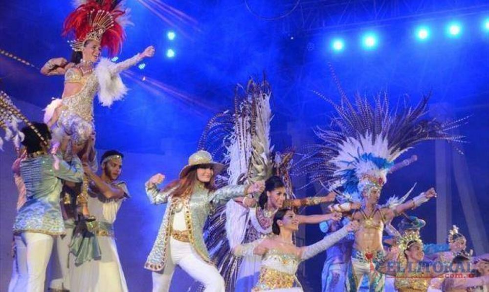 Inici� el carnaval teatral, con notable marco de p�blico