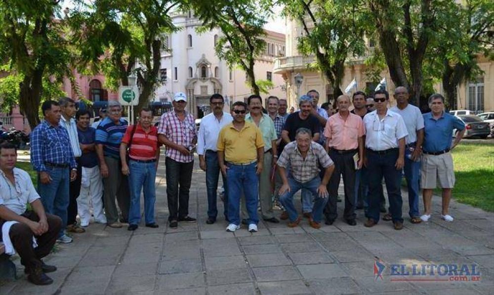 Tregua entre ex polic�as y la Provincia