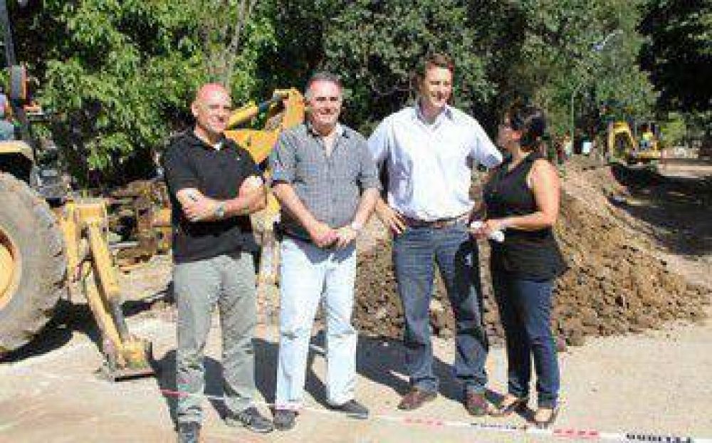 Contin�a la obra cloacal fundamental para el desarrollo del turismo en Sierra de la Ventana	