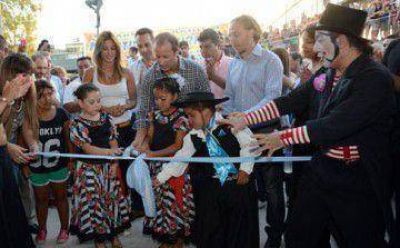Insaurralde inaugur� un centro cultural en Fiorito	