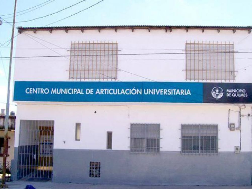 Inician cursos universitarios