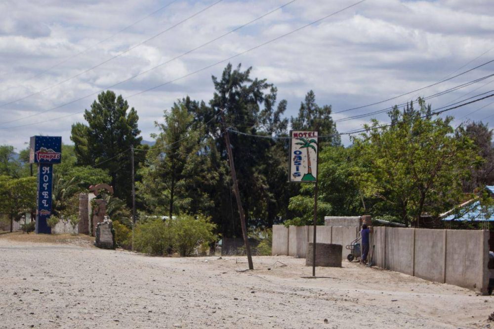 Quisieron asaltar un motel pero la empleada los roci� con gas pimienta