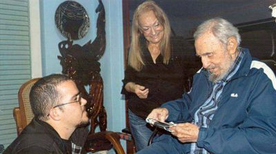 Cuba intenta acallar los rumores y publica las primeras fotos de Fidel Castro en seis meses