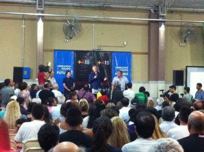 Larraburu habl� como candidato