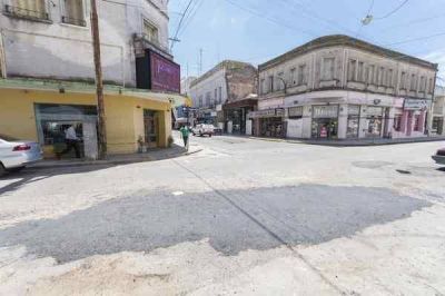 CONTIN�AN LOS TRABAJOS DE BACHEO EN DISTINTOS PUNTOS DE LA CIUDAD