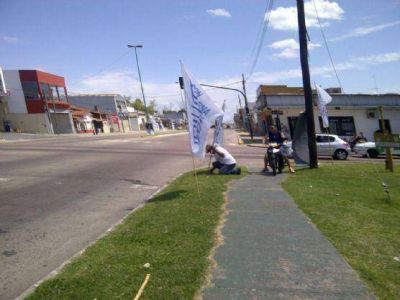 Patota agrede a militantes de KOLINA La Plata