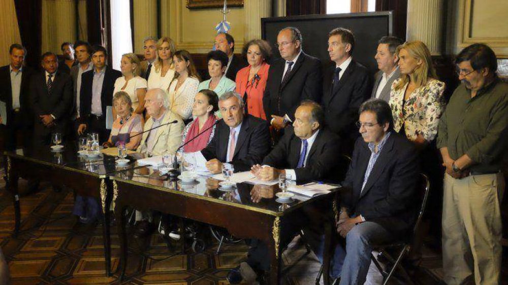 Rodr�guez Sa� y Negre de Alonso no participaron del debate por la nueva Ley de Inteligencia