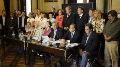 Rodr�guez Sa� y Negre de Alonso no participaron del debate por la nueva Ley de Inteligencia