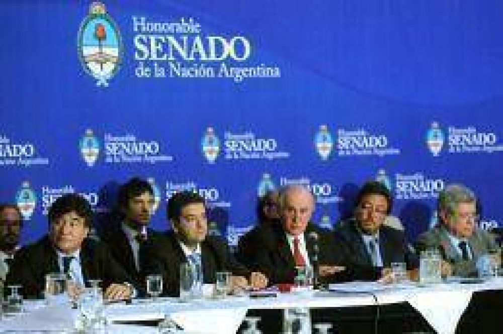 El Gobierno defendi� la nueva ley de inteligencia en el Senado y acus� a la oposici�n de 