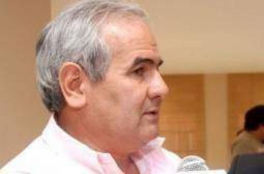 Gremios docentes y estatales vuelven a la carga por un aumento salarial
