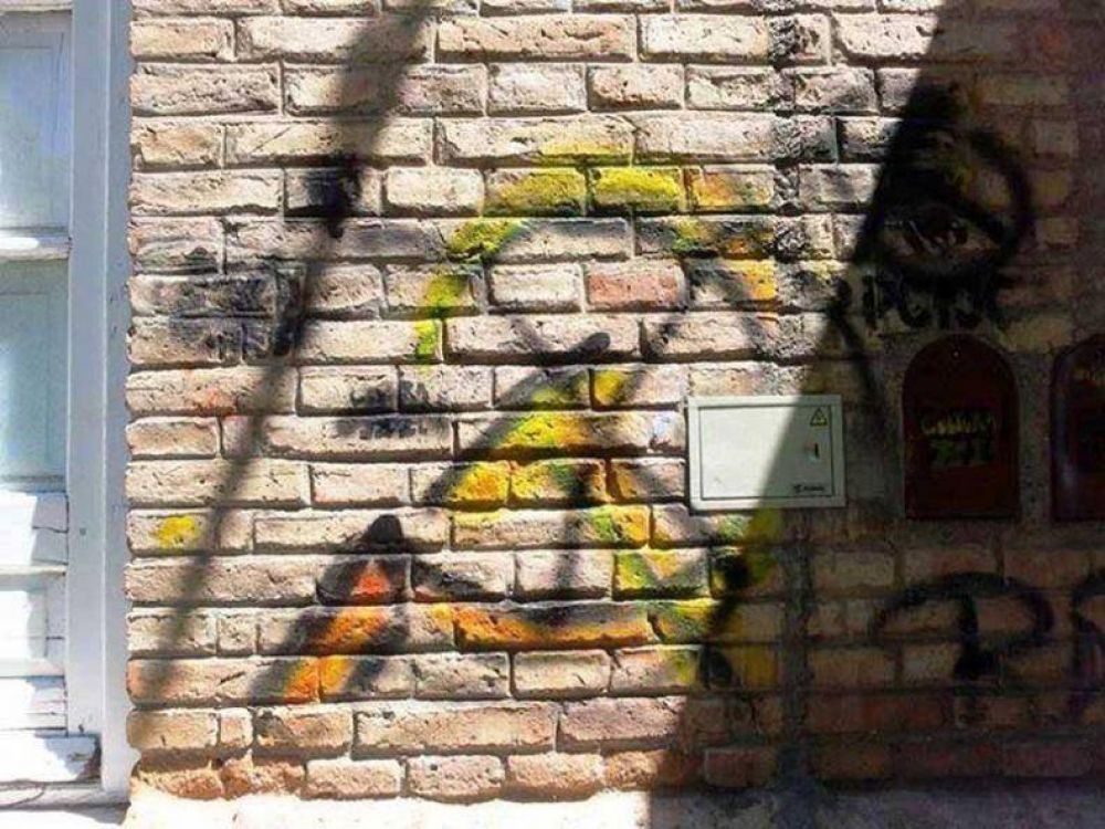 El Partido Comunista denuncia ataque a su sede partidaria