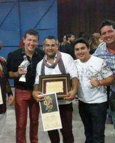 El grupo folklórico Quorum recibió el premio como consagración en Cosquín 2015