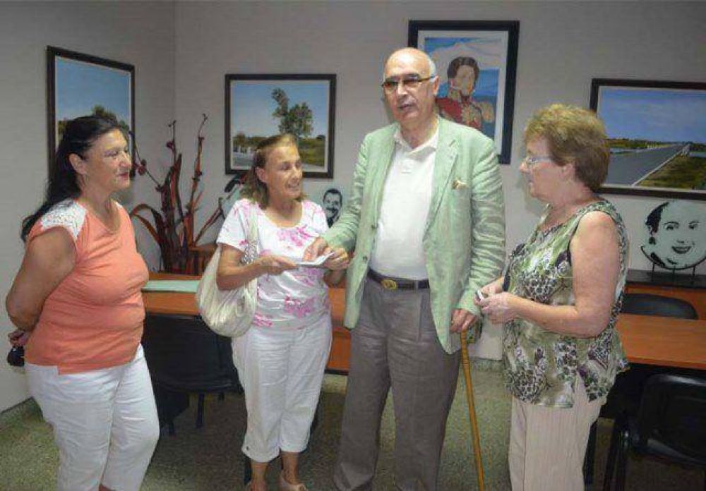 Gorosito entreg� $ 23.000 al Hogar de Ancianos de Saladillo para gastos de funcionamiento