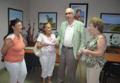 Gorosito entreg� $ 23.000 al Hogar de Ancianos de Saladillo para gastos de funcionamiento