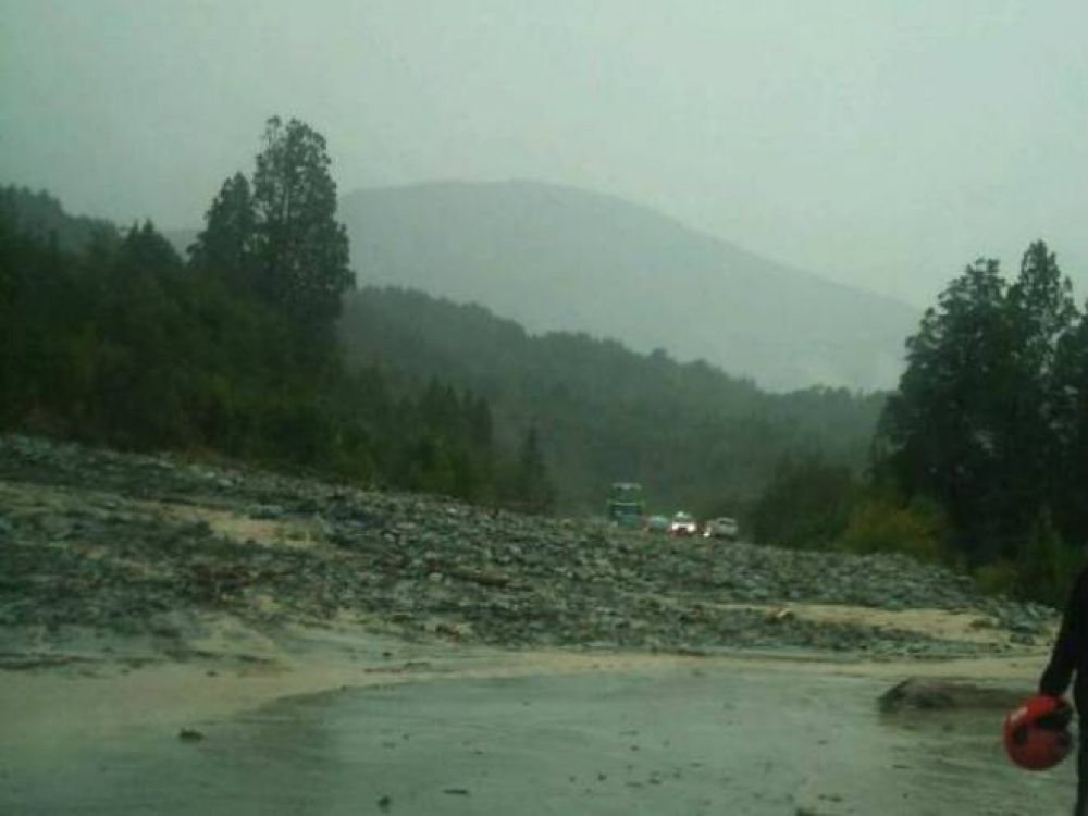 Cortan el tr�nsito en la ruta 40 por un alud en el lago Guillelmo