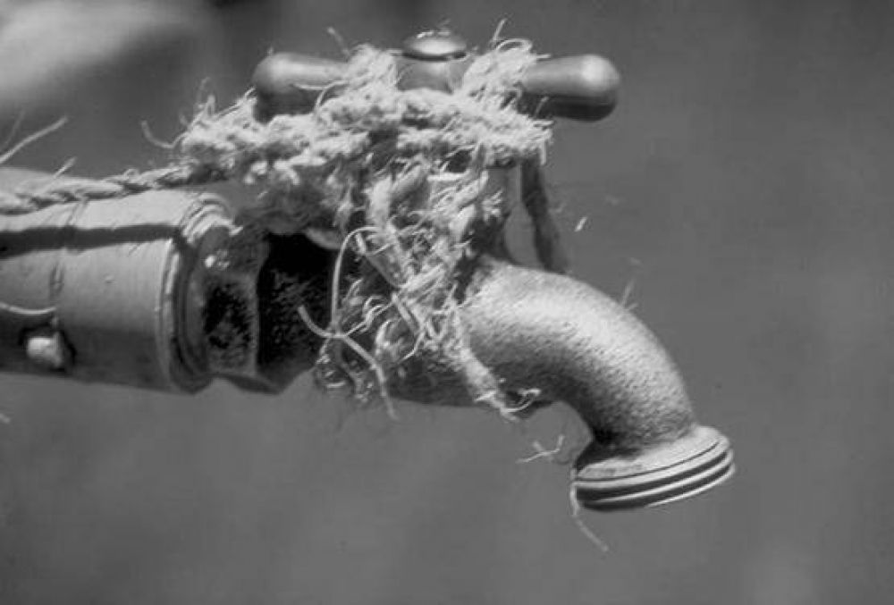 Falta el agua en varios barrios de nuestra ciudad