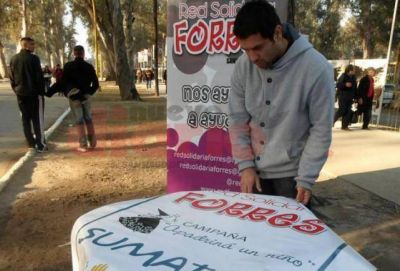 Colectan �tiles, ropa, calzado y alimentos para las escuelas