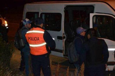 R�o Turbio: Quiso escapar de un control y embisti� a un efectivo policial
