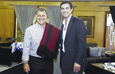 El Gobernador Urtubey recibi� al t�cnico argentino Gerardo Martino