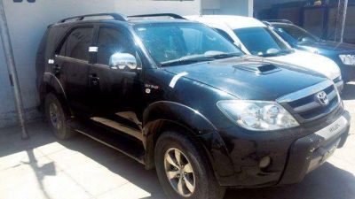 Caen sujetos que estar�an vinculados al tr�fico de autos con un nexo riojano