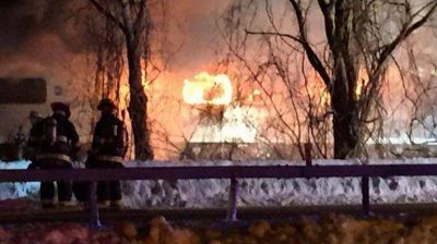 Un tren embisti� a una camioneta en Nueva York: al menos siete muertos y 12 heridos
