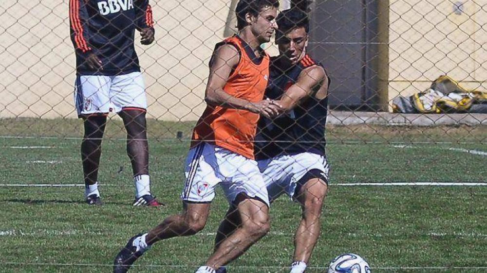 �Alarma en River! Aimar se resinti� de la lesi�n en el tobillo y el sue�o de su retorno pende de un hilo