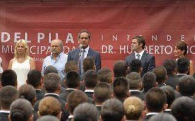 Pilar: Scioli inaugur� el ciclo lectivo de la Polic�a Local