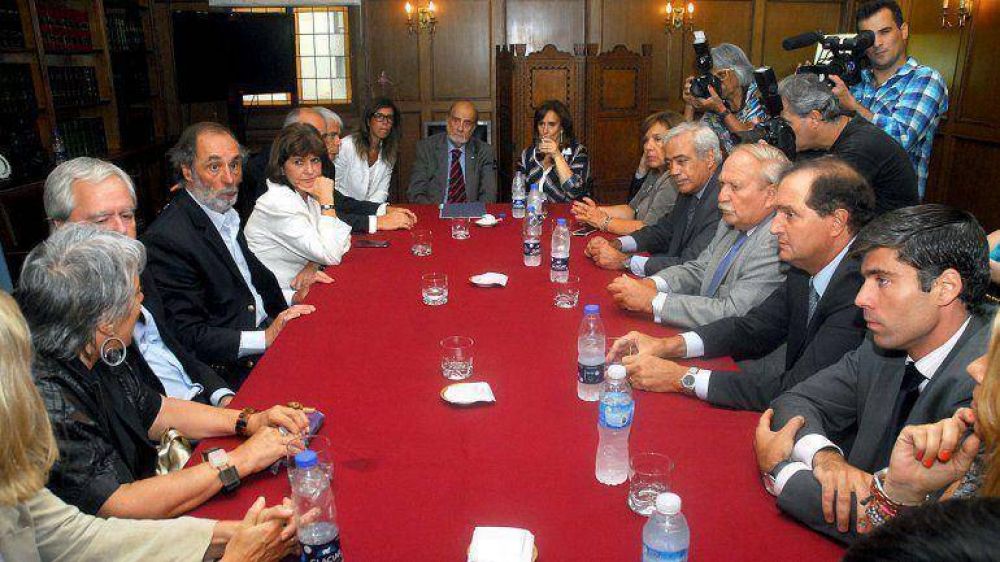 La amenaza de muerte al juez Bonadio sacudi� al mundo judicial y a los referentes opositores