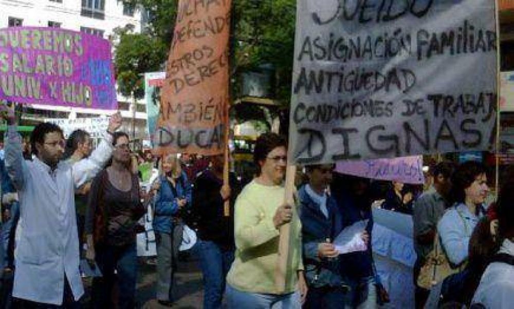 Docentes reclaman la apertura de la discusi�n salarial