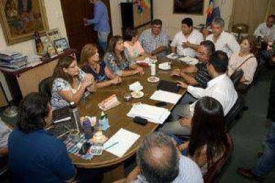 Los gremios docentes se mantienen en alerta